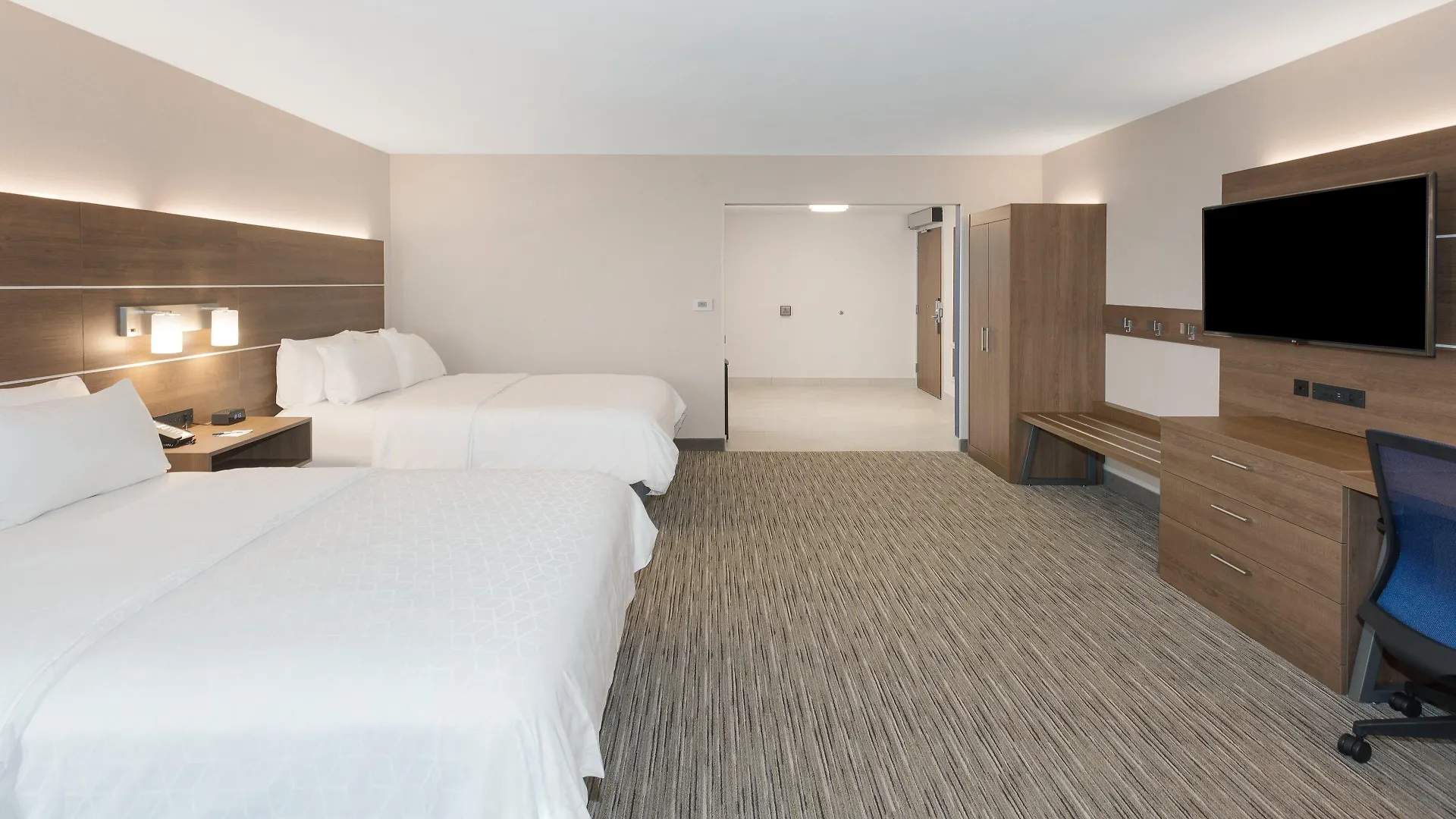 Holiday Inn Express & Suites Downtown Ottawa East By Ihg 3*,