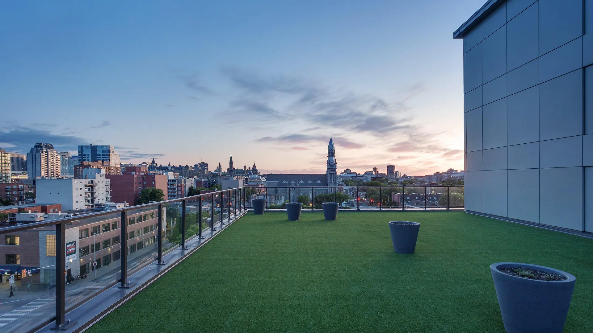 Holiday Inn Express & Suites Downtown Ottawa East By Ihg Hotel